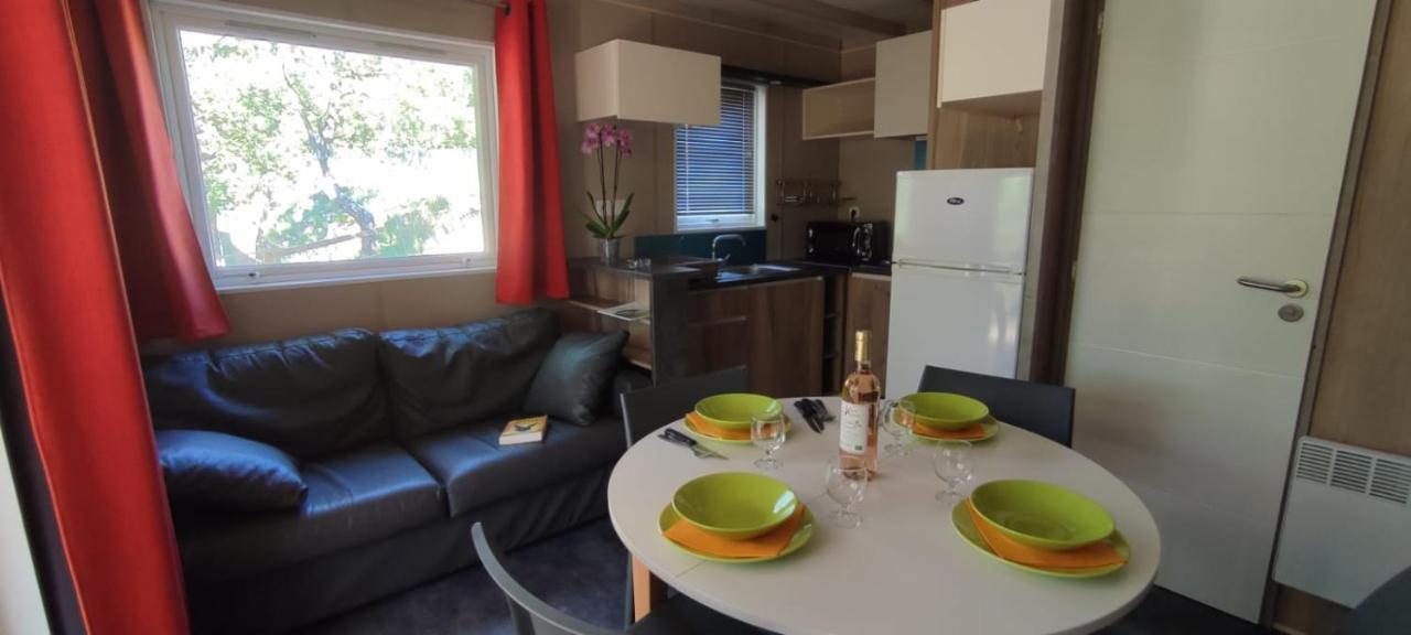Camping Pres Du Lac De Sainte Croix Bauduen Exteriör bild